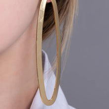 Load image into Gallery viewer, Pat B's Oval Earrings