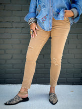 Load image into Gallery viewer, Rider Skinny Jeans
