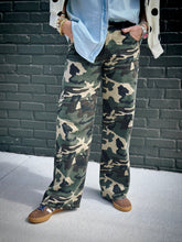 Load image into Gallery viewer, Revise Camo Jeans