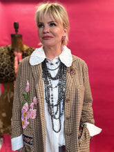 Load image into Gallery viewer, Stack ‘Em Up Pearl Beaded Necklace