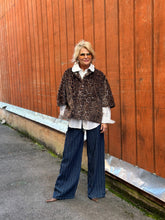 Load image into Gallery viewer, Harmony Cheetah Caplet