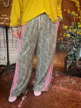 Load image into Gallery viewer, Alamo Leopard Pants