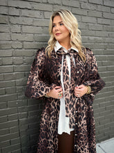 Load image into Gallery viewer, Daring Leopard Duster