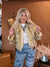 Load image into Gallery viewer, Dame Faux Fur Jacket