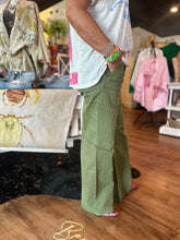Load image into Gallery viewer, Alvee Cargo Pants