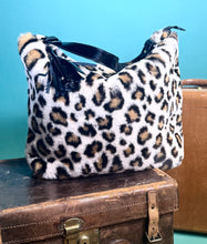 Load image into Gallery viewer, Henry HoBo Purse