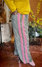 Load image into Gallery viewer, Alamo Leopard Pants