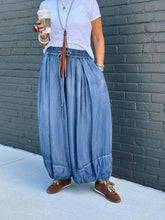 Load image into Gallery viewer, Doubtful Dreams Pants