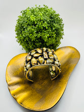 Load image into Gallery viewer, Pearly Girl Cuff