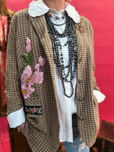 Load image into Gallery viewer, Stack ‘Em Up Pearl Beaded Necklace