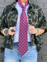 Load image into Gallery viewer, GG Tie in Fuschia