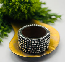 Load image into Gallery viewer, Tuft Wooden Bangles