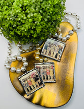 Load image into Gallery viewer, Vintage Queen Necklace