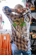 Load image into Gallery viewer, Willie Nelson Kelly Western Shirt in Roberto