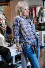 Load image into Gallery viewer, Willie Nelson Kelly Western Shirt in Roberto