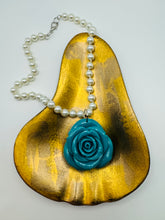 Load image into Gallery viewer, Rose Garden Necklace