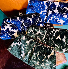 Load image into Gallery viewer, Molly Clutch