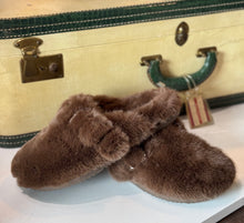 Load image into Gallery viewer, Portland Slides