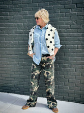 Load image into Gallery viewer, Revise Camo Jeans