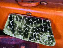 Load image into Gallery viewer, Ollie Clutch