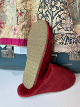 Load image into Gallery viewer, Cali Red Faux Fur Slides
