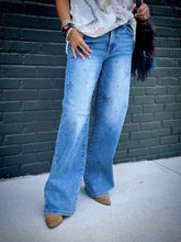 Load image into Gallery viewer, Star Dreamer Jeans
