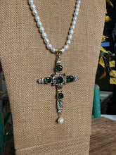 Load image into Gallery viewer, Emerald Image Necklace
