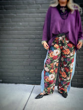 Load image into Gallery viewer, Blossom Barrel Jeans
