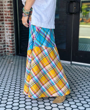 Load image into Gallery viewer, Dulce Plaid Maxi Skirt
