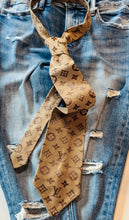 Load image into Gallery viewer, Classic LV Tie
