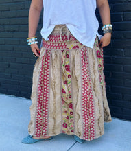 Load image into Gallery viewer, Garden Day Skirt
