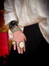 Load image into Gallery viewer, Full Moon Face Ring
