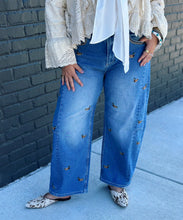 Load image into Gallery viewer, Duckin' Around Jeans
