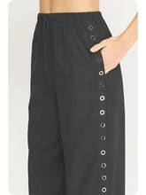 Load image into Gallery viewer, Haverty Eyelet Set
