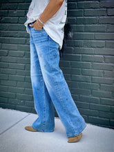 Load image into Gallery viewer, Star Dreamer Jeans
