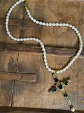 Load image into Gallery viewer, Emerald Image Necklace
