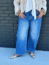 Load image into Gallery viewer, Duckin' Around Jeans
