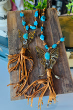 Load image into Gallery viewer, Fancy Flutter Fly Necklace
