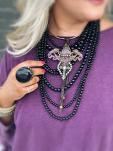 Load image into Gallery viewer, Lilac Feline Choker Necklace

