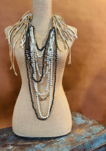 Load image into Gallery viewer, Glitzy Chic Necklace
