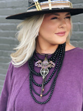 Load image into Gallery viewer, Lilac Feline Choker Necklace
