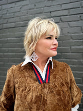 Load image into Gallery viewer, Fall Into Me Top
