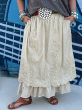 Load image into Gallery viewer, Floral Imprints Skirt

