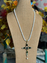 Load image into Gallery viewer, Emerald Image Necklace
