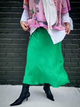 Load image into Gallery viewer, Willow Skirt in Green Apple
