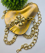 Load image into Gallery viewer, 4 Point Pearl Chain Belt

