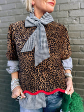 Load image into Gallery viewer, Lady Lux Leopard Top
