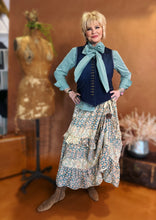 Load image into Gallery viewer, Lauren Bow Top in Green
