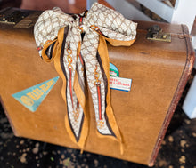 Load image into Gallery viewer, Clarabelle Scarf
