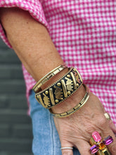 Load image into Gallery viewer, Elephant Bangle Set
